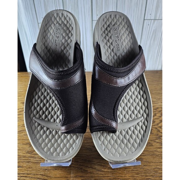 Womens Low Wedge Non Slip Sandals Faux Leather Size 8 New in Box - Picture 2 of 7